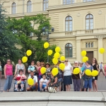 Jane's Walk in Szeged: Walking with yellow smiley-balloons and sharing personal memories