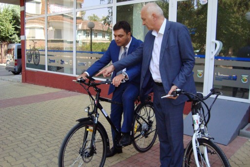 Ivo-Dimov_Yasho-Minkov_bikes.jpg